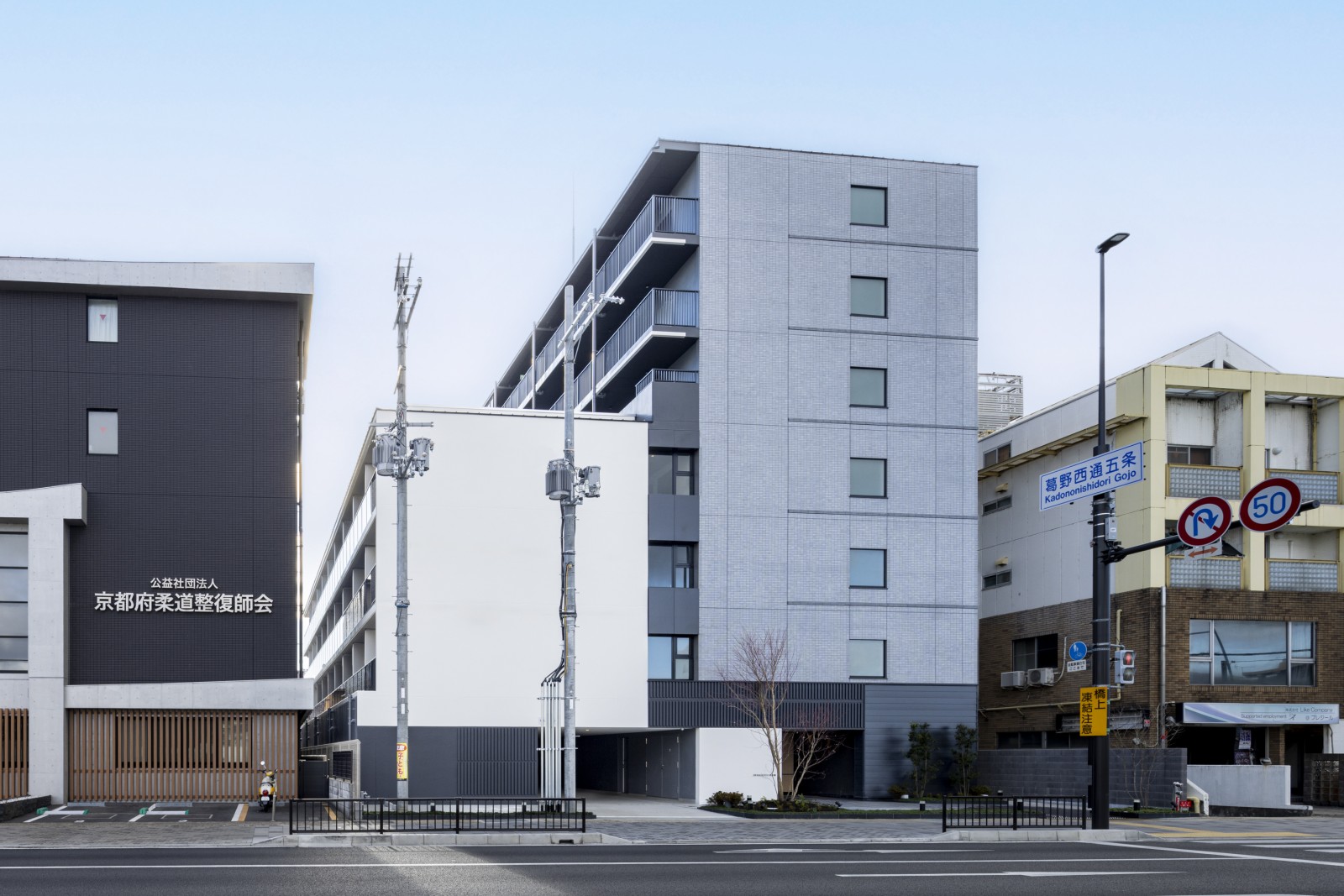 ブランシエスタ西京極 1