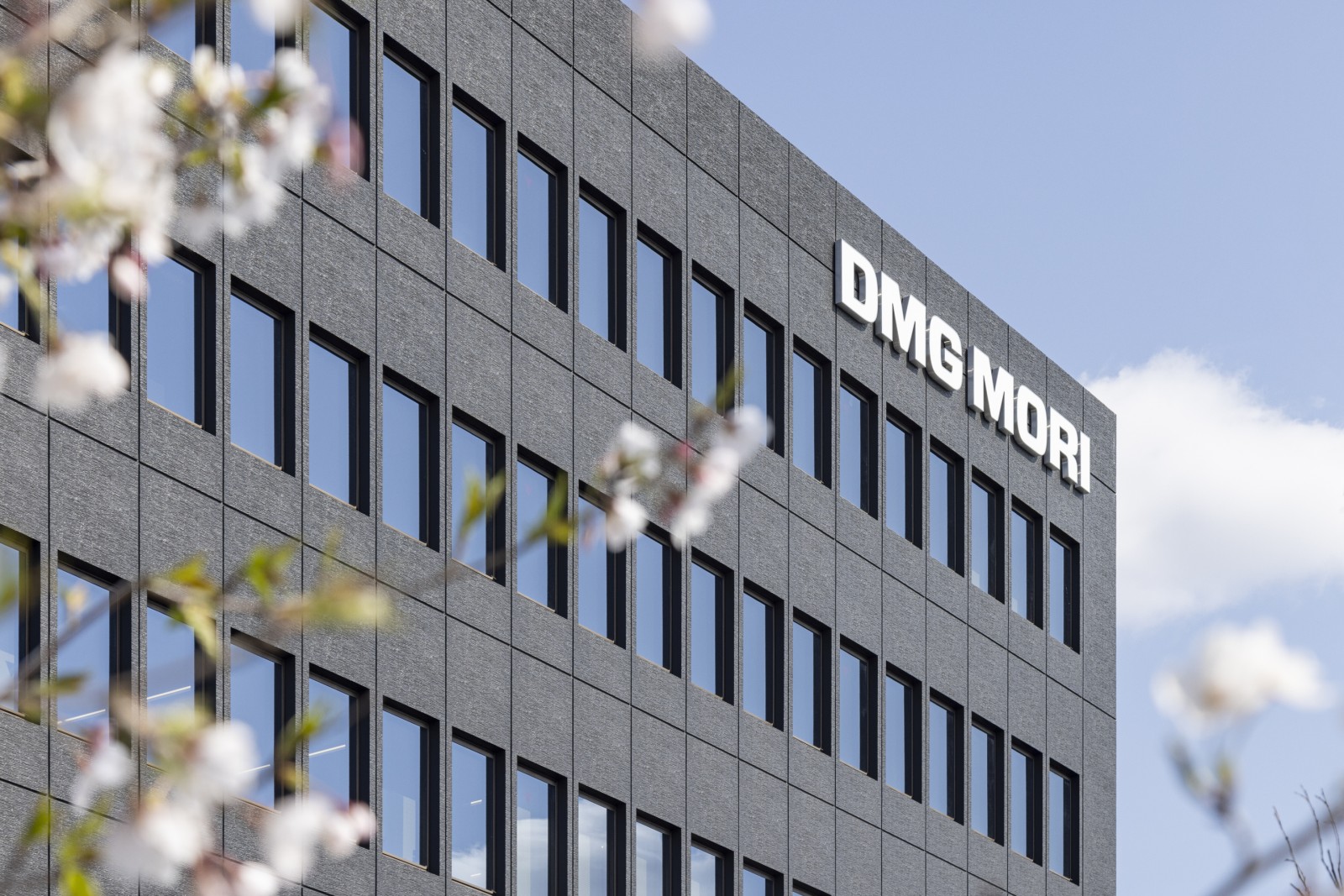 DMG森精機　奈良事業所　事務所棟